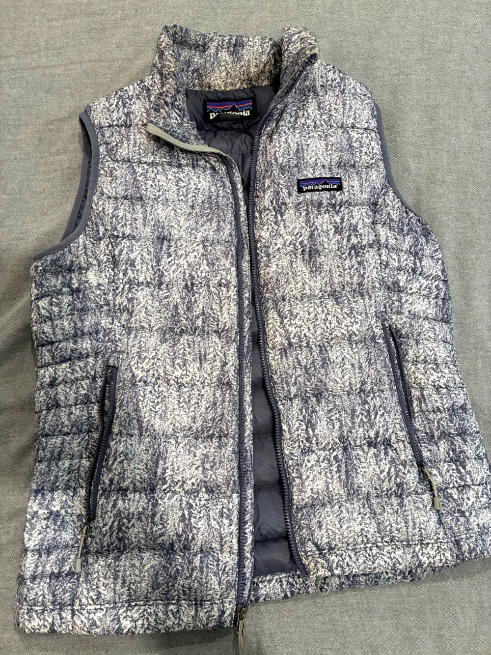 Patagonia Down Sweater Vest Grey Printed Women's Size Small